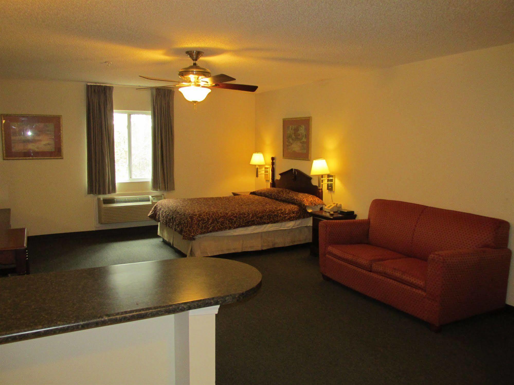 High Falls Inn & Suites المظهر الخارجي الصورة